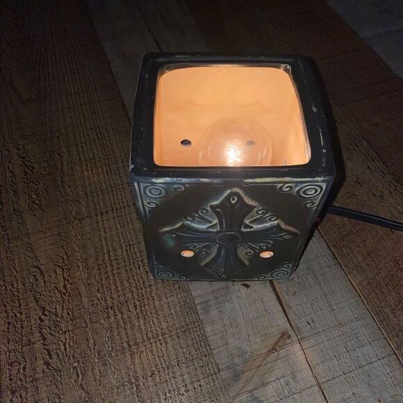 Scentsy DSW-HOPE Cross Full Size Wax Warmer - Picture 11 of 16